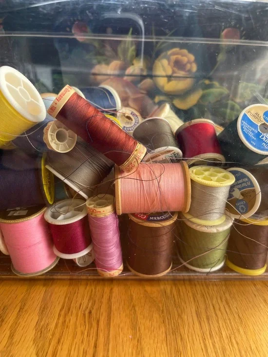 Assorted Threads🌺 - Picture 4 of 4